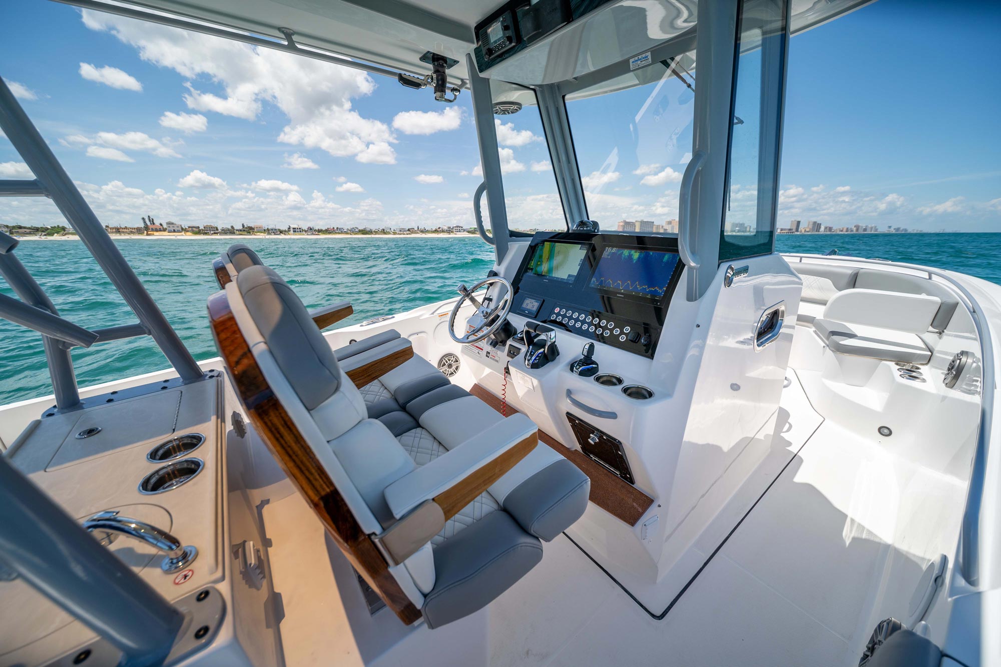 EdgeWater 285CC helm